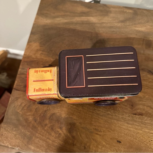 Coca Cola Delivery Truck Shaped Vintage 1995 Collector Tin Storage Box 4H 7.5L - Picture 7 of 10